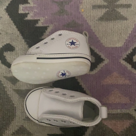 Infant converse sneakers - Picture 2 of 3